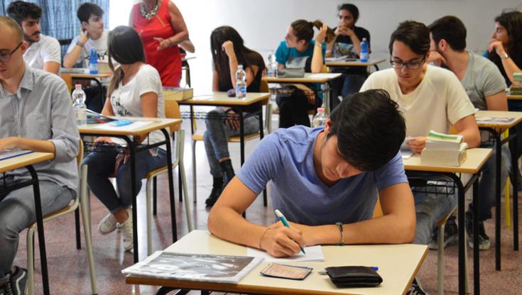 Immagine del post 8597 - Bari Maturità al via, in Puglia la carica dei 36mila studenti: le loro voci tra ansie, paure e sogni - Bari
