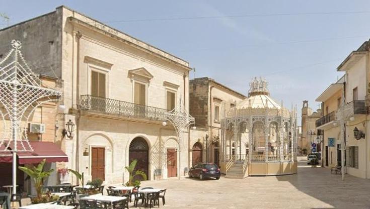 Immagine del post 8617 - Bari Salento, paura in un ristorante: uomo irrompe armato dopo la lite con la titolare, dipendente sviene - Bari