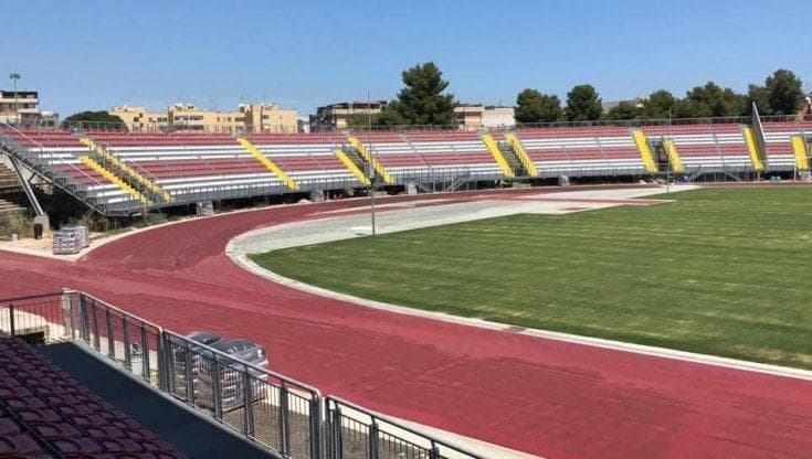 Immagine del post 21813 - Bari A Barletta in campo per solidarietà: le vecchie glorie biancorosse giocano con la Nazionale attori - Bari
