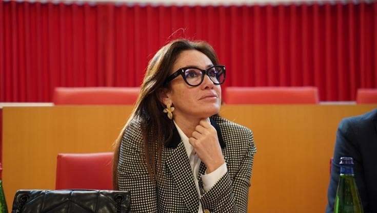 Immagine del post 21801 - Bari Puglia, si dimette l’assessora Starace, indagata per concussione: “Devo proteggere i miei figli” - Bari