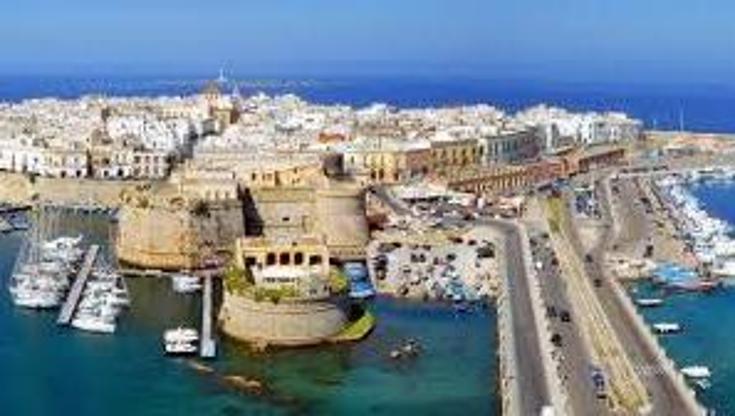 Immagine del post 9787 - Bari Malamovida, a Gallipoli turista di 18 anni ferito con bottiglia di vetro: ipotesi rissa in discoteca - Bari