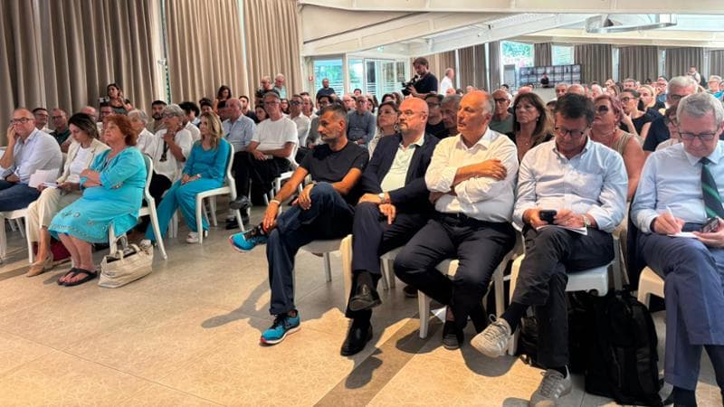 "Leader del campo largo”: i renziani tentano Decaro per le Politiche ma lui: “Ho altro da fare” - Bari