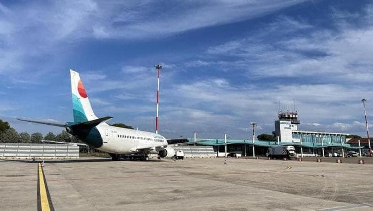 Immagine del post 10816 - Bari Guasto a velivolo nell’aeroporto Gino Lisa a Foggia: 86 passeggeri bloccati a bordo per oltre un’ora - Bari