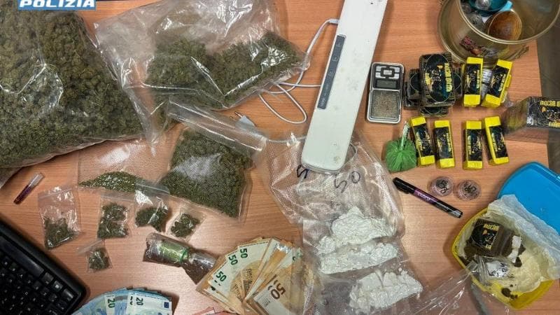 Immagine del post 12866 - Bari Bari, due laboratori per la produzione di droga scoperti al Libertà e a Ceglie: quattro arresti - Bari