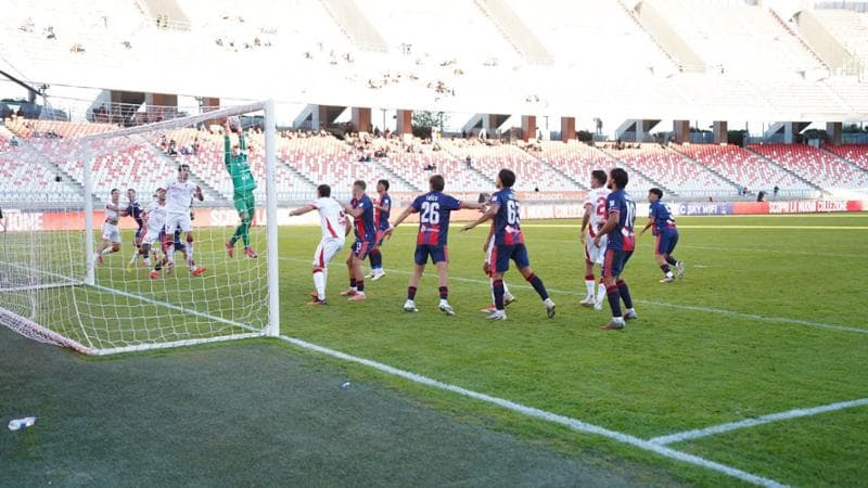 Un Bari senz’anima, 0-0 al San Nicola con il Crotone: ora è a meno cinque dalla vetta - Bari