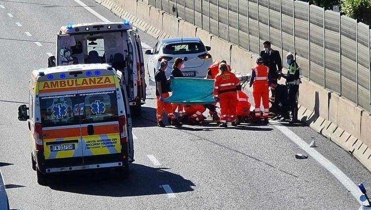 Cadavere di un uomo sulla statale 16 a Serracapriola: potrebbe essere stato colpito da un cavo - Bari