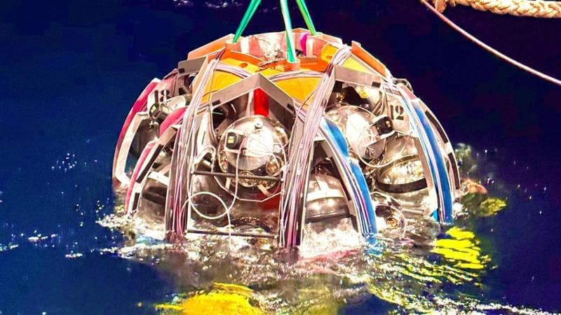Immagine del post 2298 - Bari “Così abbiamo trovato il superneutrino”: la scoperta dal telescopio sottomarino con studiosi baresi - Bari