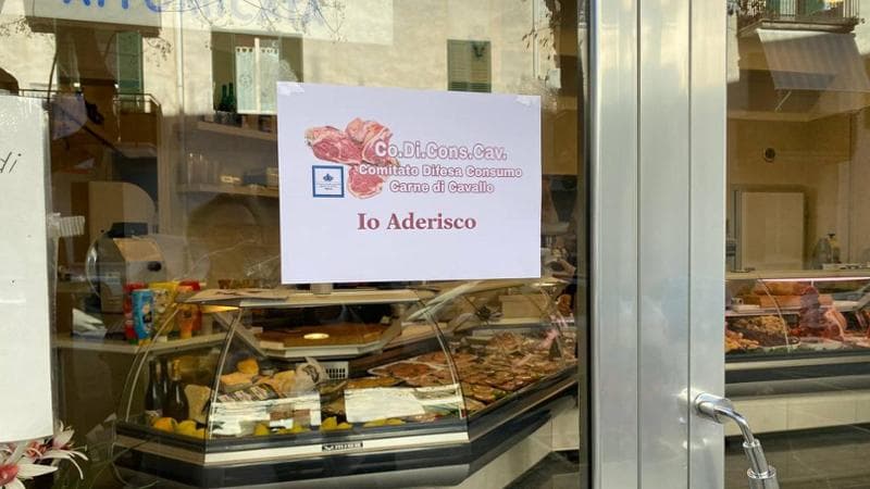 "La carne di cavallo non si tocca”, i macellai pugliesi insieme contro la legge che vuole vietarla - Bari