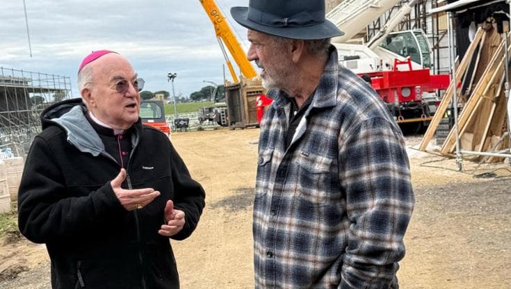 Immagine del post 17401 - Bari Mel Gibson gira a Matera "The Resurrection", consulente religioso è arcivescovo scomunicato Viganò - Bari