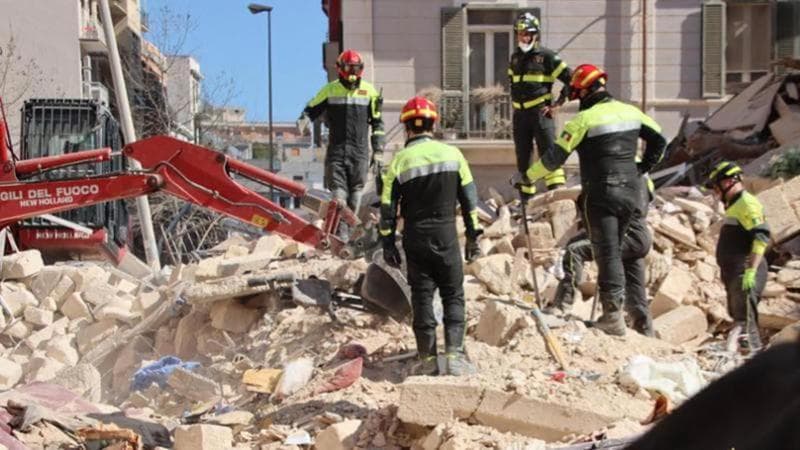 Crollo palazzo a Bari, il Comune: “Non siamo ancora fuori pericolo”. E resta l’obbligo di mascherine - Bari
