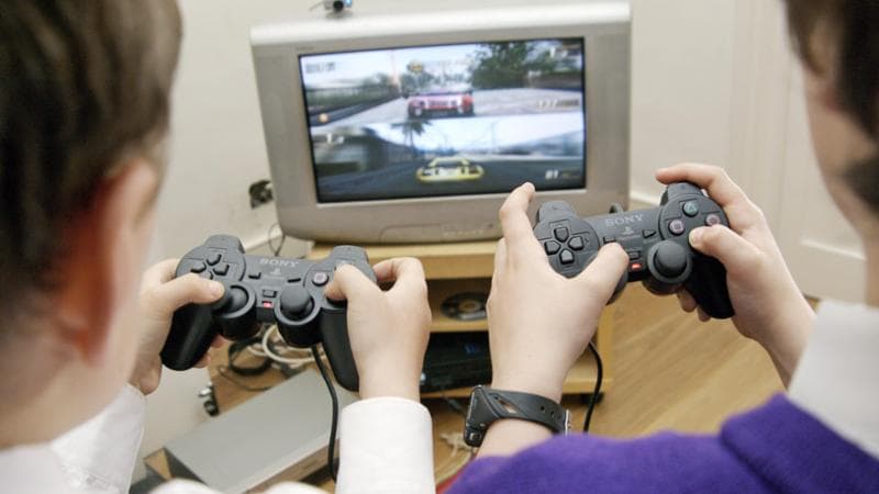 Immagine del post 4164 - Bari Dipendente dalla playstation: a 16 anni va in cura ai servizi sociali. “Qui trovava riparo da bulli” - Bari