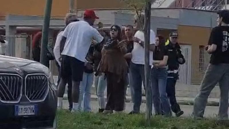 Immagine del post 6186 - Bari Blitz a Galatina di Fabrizio Corona per parlare con gli aggressori del quindicenne: finisce in lite - Bari