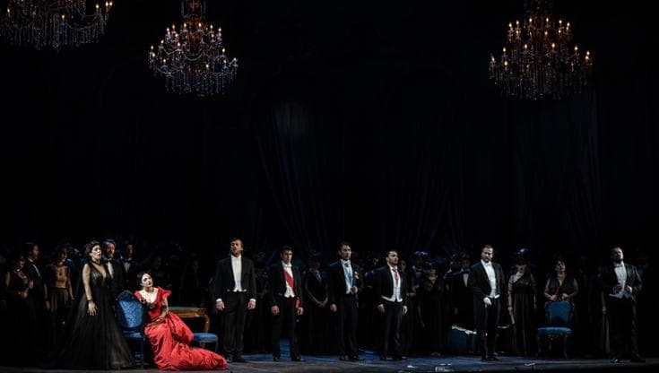Immagine del post 19532 - Bari La Traviata di Coppola al Petruzzelli bella ma senz’anima: sul palco mancano i sentimenti - Bari