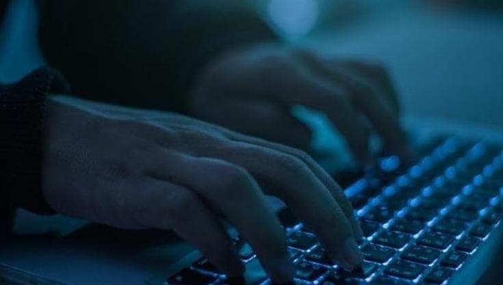 Immagine del post 19528 - Bari Riceve finto sms della banca, chiama e gli svuotano il conto di 13mila euro: denunciati in cinque - Bari
