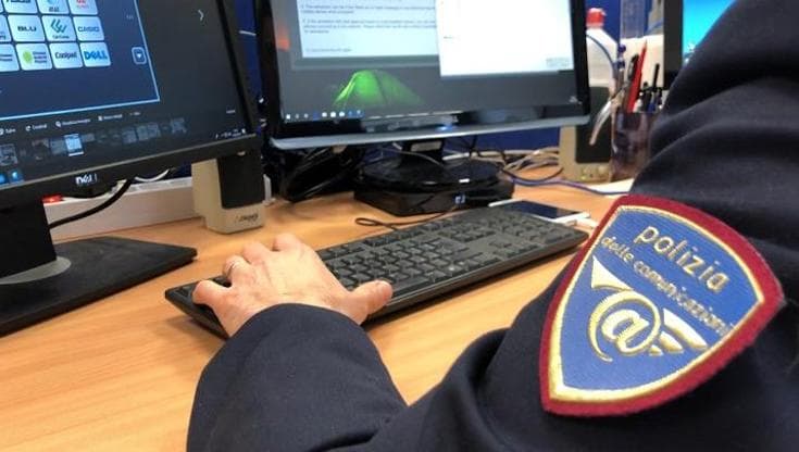 Immagine del post 20659 - Bari Foto intime scattate a sua insaputa e messe sui social: donna denuncia e fa arrestare l’ex - Bari