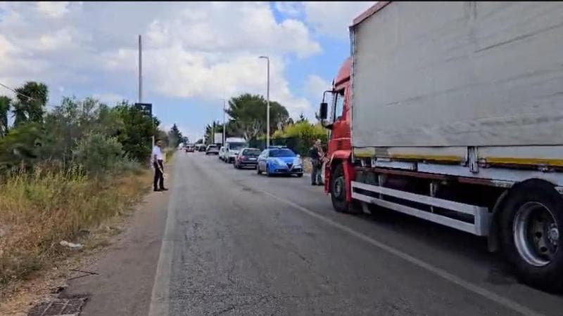 Immagine del post 10840 - Bari Meccanico muore schiacciato sotto un camion nel Salento: stava riparando una ruota - Bari