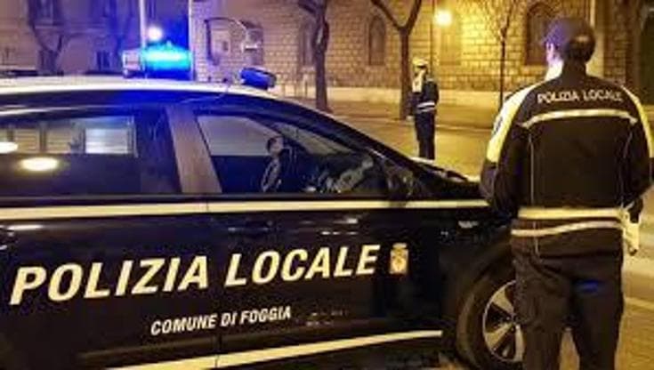 A Foggia coppia fa sesso nella piazza centrale: sanzionata una donna, indagini per risalire all’uomo - Bari