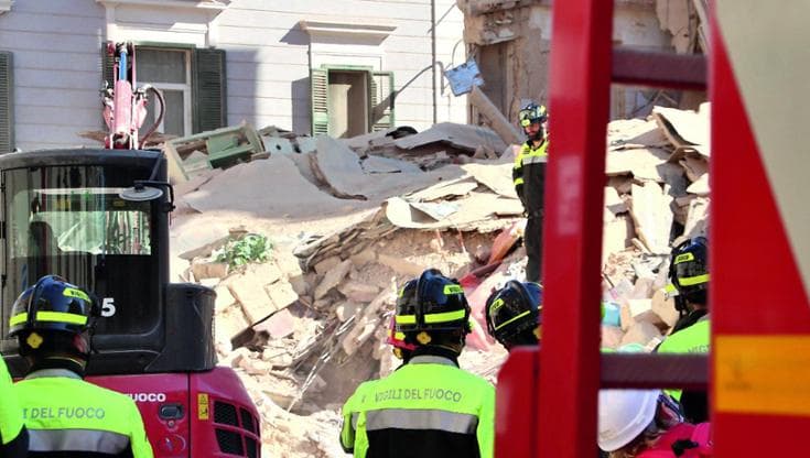 Immagine del post 10828 - Bari Bari, dopo il crollo in via Pinto 100 interventi al mese dei vigili del fuoco. Ed è emergenza roghi - Bari