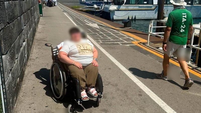 Rubano carrozzina dall’auto di una disabile: “Non può andare in ospedale per le cure, restituitela” - Bari