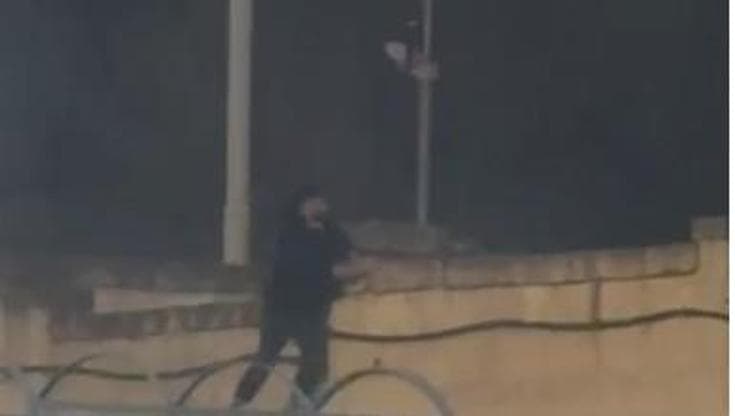 Immagine del post 12885 - Bari Fasano, scontro tra ultrà: sassaiola danneggia auto della polizia. Paura allo stadio - Bari