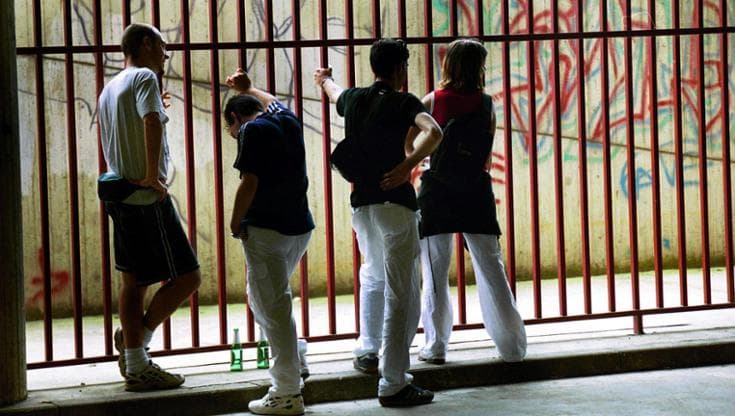 Immagine del post 26233 - Bari Lecce, chiuse le indagini sulla baby gang del teatro Apollo: indagati in 4, scattano i Daspo urbani - Bari