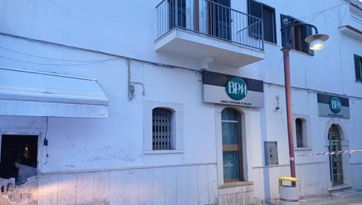 Immagine del post 16175 - Bari Esplode il bancomat a Peschici, ennesimo assalto in Puglia con la tecnica della marmotta - Bari