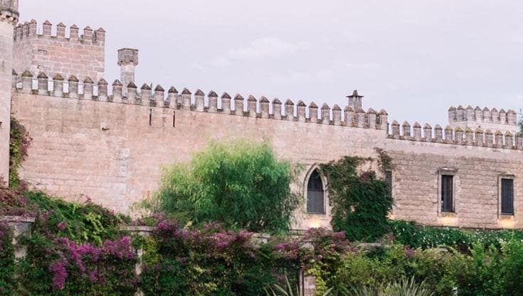 Salento, rogo nella tenuta Castello Monaci: un uomo intossicato. Le fiamme da una stufa elettrica - Bari