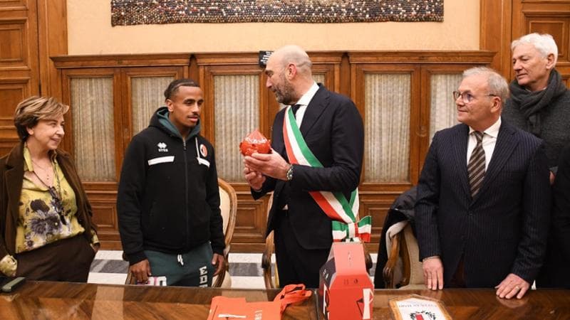 Immagine del post 2417 - Bari “Siamo tutti con te, forza Mehdi”. Il sindaco di Bari Vito Leccese incontra Dorval dopo gli insulti - Bari