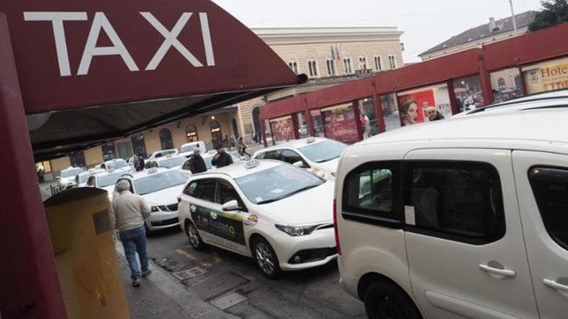 Immagine del post 2353 - Bari Uber a Bari, tassisti pronti alla protesta. Il Comune è stato colto alla sprovvista: “Verificheremo” - Bari