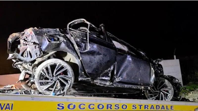 Immagine del post 17419 - Bari Auto fuori strada sulla Trani-Barletta: muoiono due ragazzi, gravissimo un terzo amico - Bari
