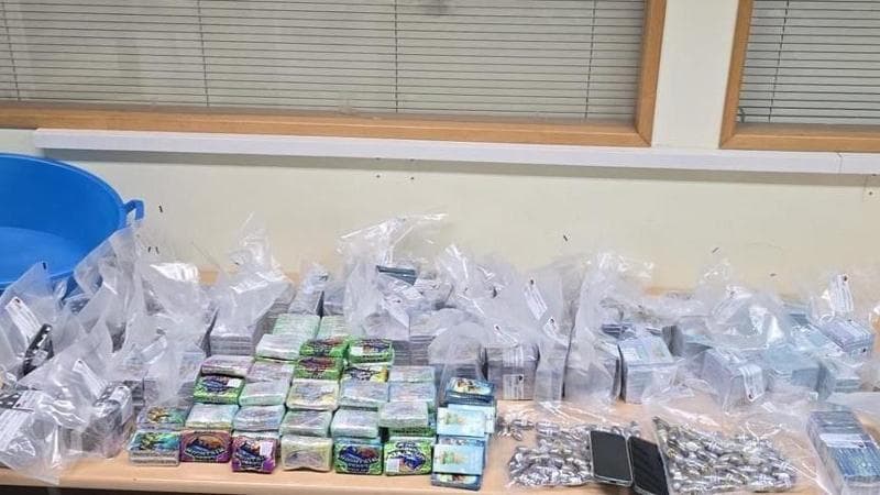 Hashish congelato e tenuto nel freezer, a Bari sbarca la tecnica virale sui social: 2 arresti - Bari