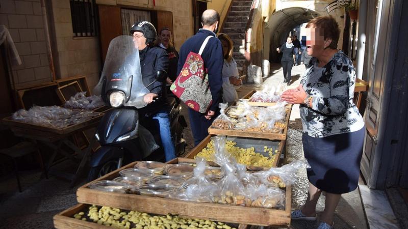 Immagine del post 7411 - Bari Bari, tour operator in allarme per le multe alle signore delle orecchiette: “Si perde appeal” - Bari