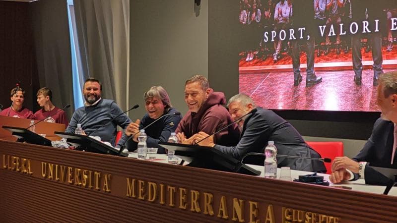Immagine del post 20720 - Bari Totti: “Chanel ha dovuto guadagnarsi tutto da sola. Antonio Cassano? Meglio di come sembra” - Bari