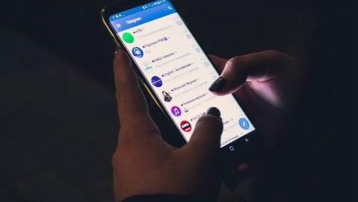 Pedofilo seriale in Salento: abusava di bambini adescati anche via chat in cambio di piccole somme - Bari