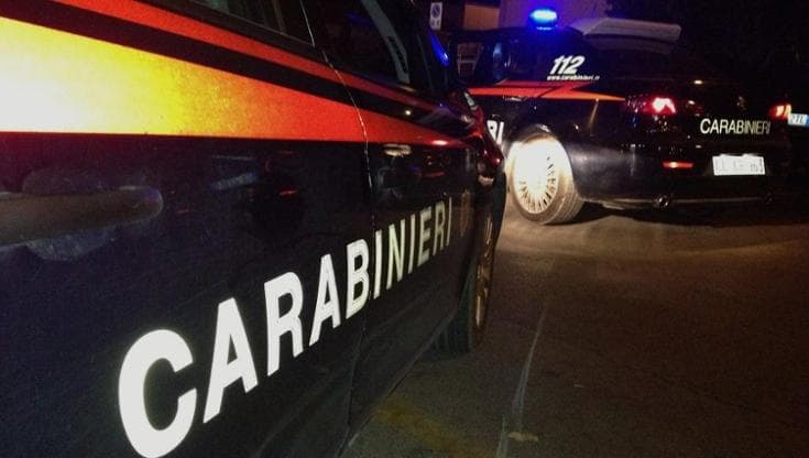Salento, interviene per difendere un’amica dopo le avances di un turista: rissa fuori dal ristorante - Bari