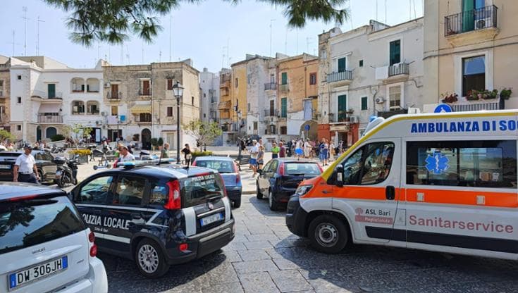 Bari vecchia, sciopero delle orecchiette dopo un sequestro degenera in rissa: soccorsa donna incinta - Bari