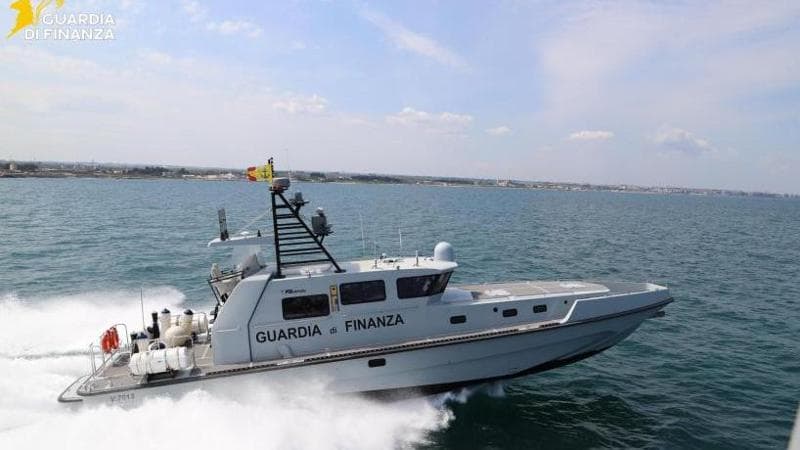 Immagine del post 12897 - Bari Latitante svizzero identificato su un catamarano: era ricercato dal 1999 per frode milionaria in Usa - Bari