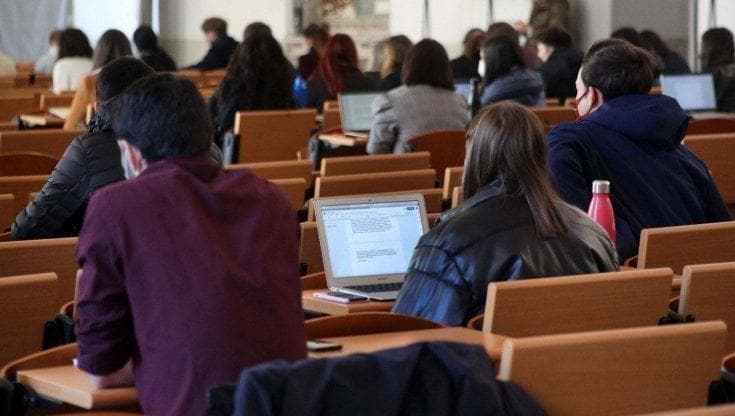 Immagine del post 16222 - Bari Vince concorso all’Università del Salento senza superare la prova d’inglese: 5 professori indagati - Bari