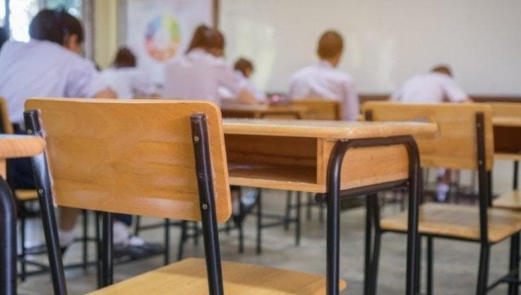 Abusi dal bidello a scuola a 12 anni, sarà risarcita con 40mila euro: “Negato diritto all’innocenza” - Bari