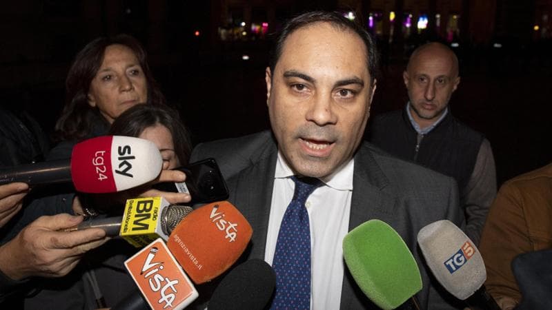 Immagine del post 2461 - Bari Taranto, consiglio comunale verso lo scioglimento: Melucci tradito da pezzi della sua maggioranza - Bari