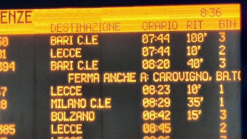 Treni caos in Puglia per un guasto elettrico, ritardi tra Lecce e Bari. Interviene la polizia - Bari