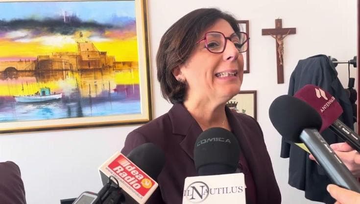 Immagine del post 17471 - Bari Traffico illecito di rifiuti: indagata vicesindaca di Brindisi, Giuliana Tedesco (Fratelli d’Italia) - Bari
