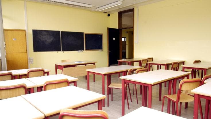 Immagine del post 17458 - Bari "Qui i prof favoriscono chi paga meglio", liceo di Lecce denuncia studente dopo video sui social - Bari