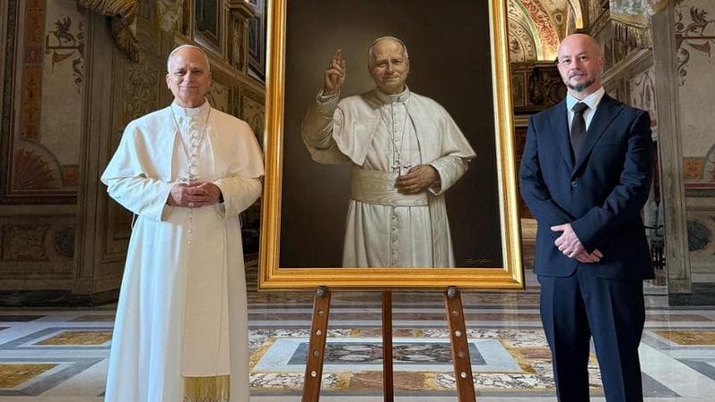 “Io, il ritrattista di papa Leone: la difficoltà maggiore è stata riprodurre il suo sguardo intenso” - Bari