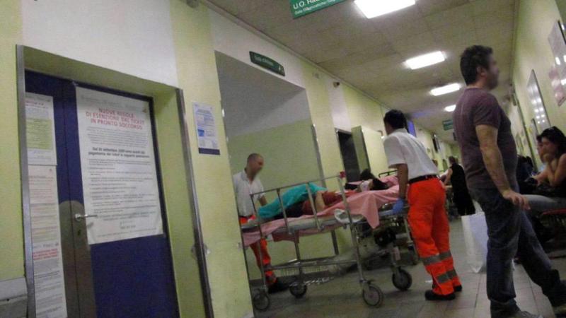 Si presenta in ospedale con una ferita alla coscia: “In due mi hanno colpito con una fucilata” - Bari