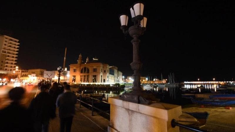 Clima, Bari aderisce all’Ora della Terra: sabato 22 marzo lungomare al buio dalle 20,30 alle 21,30 - Bari