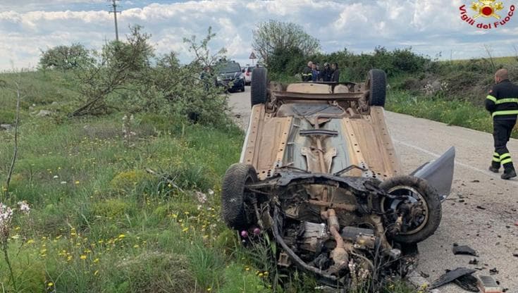 Altamura, perde il controllo dell’auto e si ribalta finendo fuori strada: morto un uomo di 62 anni - Bari