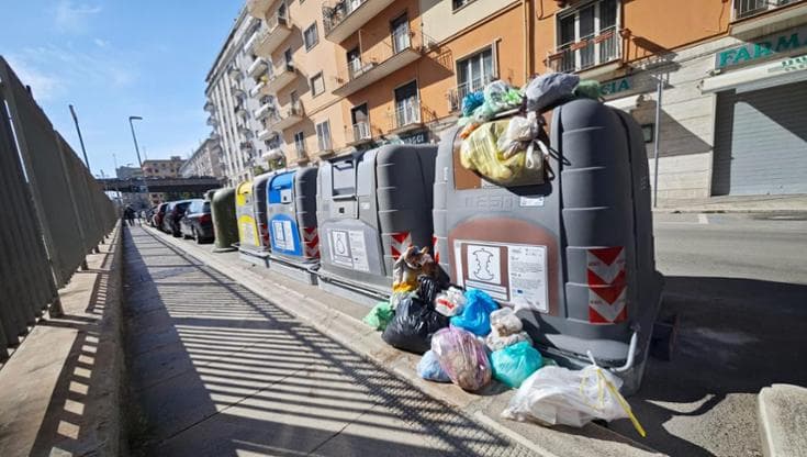 Immagine del post 20774 - Bari Bari, linea dura sull’abbandono rifiuti: 1.000 euro di multa e fermo del veicolo per chi è in auto - Bari