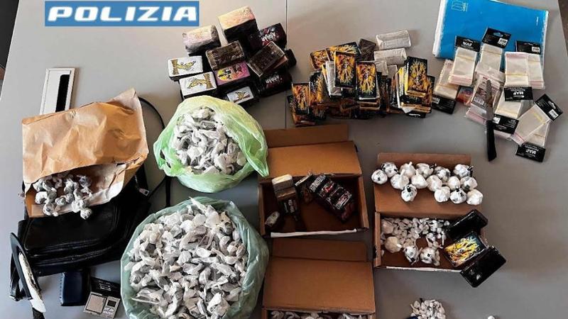Immagine del post 8745 - Bari Bari, casa popolare resta vuota: nonna e nipote la trasformano in un laboratorio per la droga - Bari