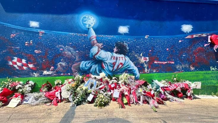 Immagine del post 21920 - Bari Rubate le sciarpe del Bari sotto il murale dedicato a Igor Protti: tifosi indignati sui social - Bari
